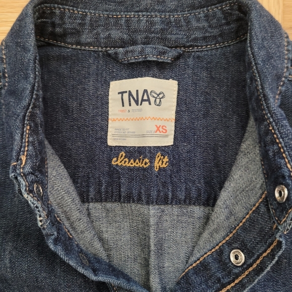Aritzia TNA Denim Button Down Shirt - Picture 3 of 7